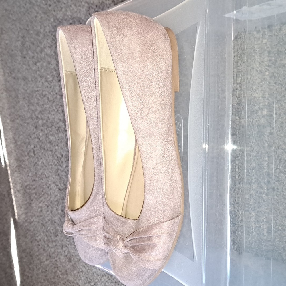 Size 7.5 light brown suede, flat shoes Ataiwee - Picture 3 of 7